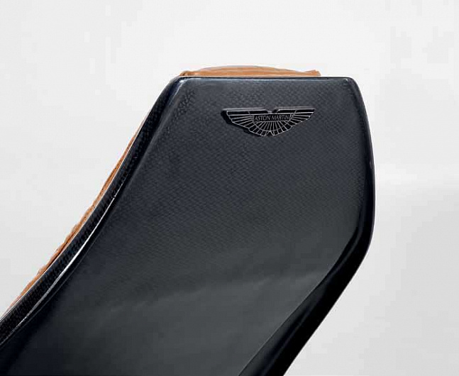 Диван Aston Martin V007