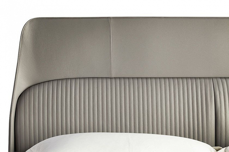 Кровать Poltrona Frau Coupè de luxe